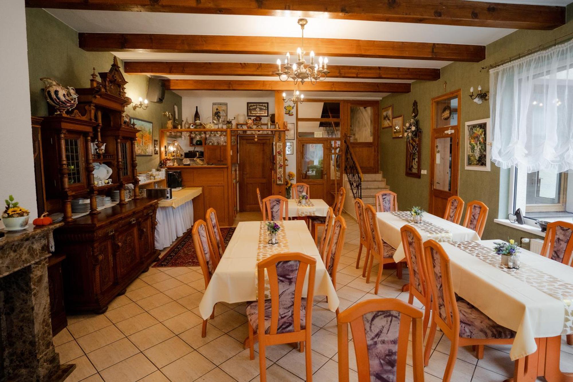 Penzion Harmonia Liptovský Mikuláš Buitenkant foto