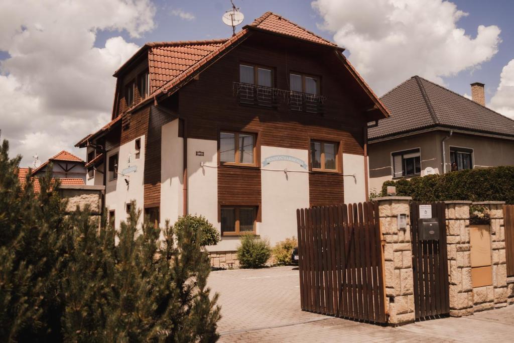 Penzion Harmonia Liptovský Mikuláš Buitenkant foto
